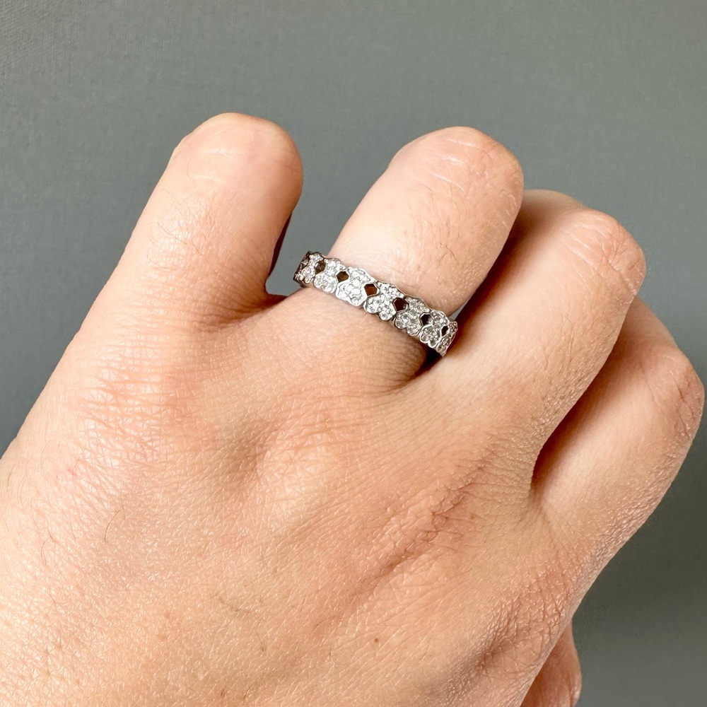 Tous ring bear motif